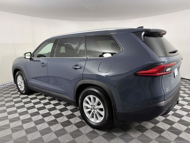 Used 2024 White Toyota XLE image 6