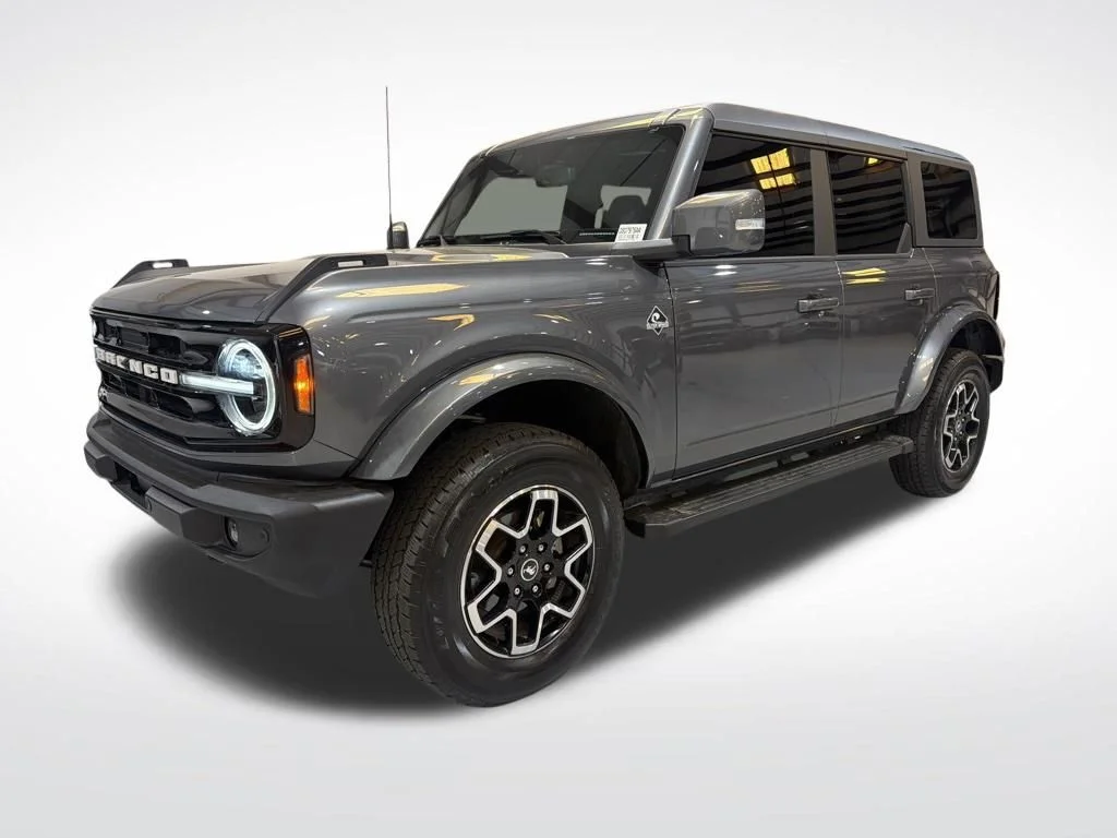 2024 Ford Bronco Outer Banks 4x4's photo