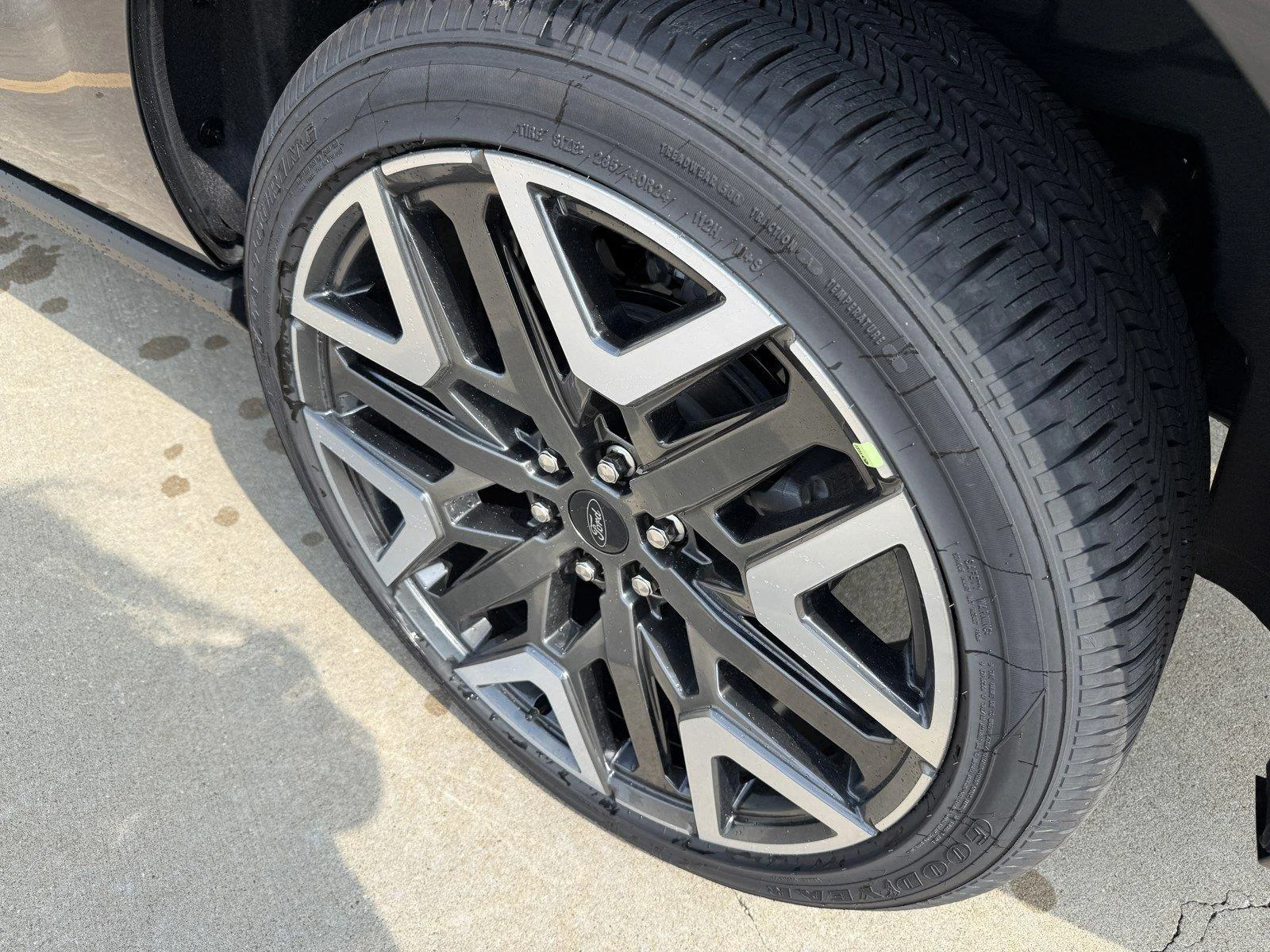 New 2027 Agate Black Metallic Ford MAX Platinum image 6