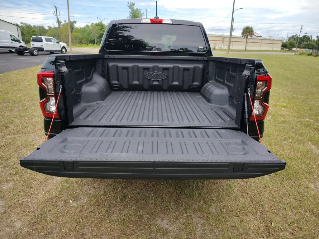 New 2026 Shadow Black Ford XLT image 5