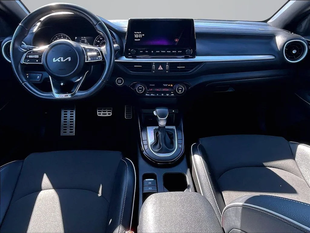 Used 2024 White Kia GT-Line image 17