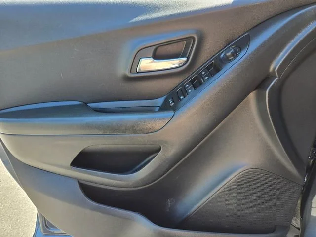 Used 2022 Shadow Gray Metallic Chevrolet LT image 33