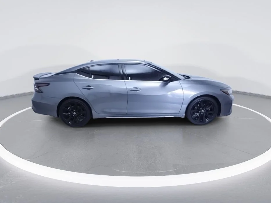 Used 2020 Gray Nissan SR image 8