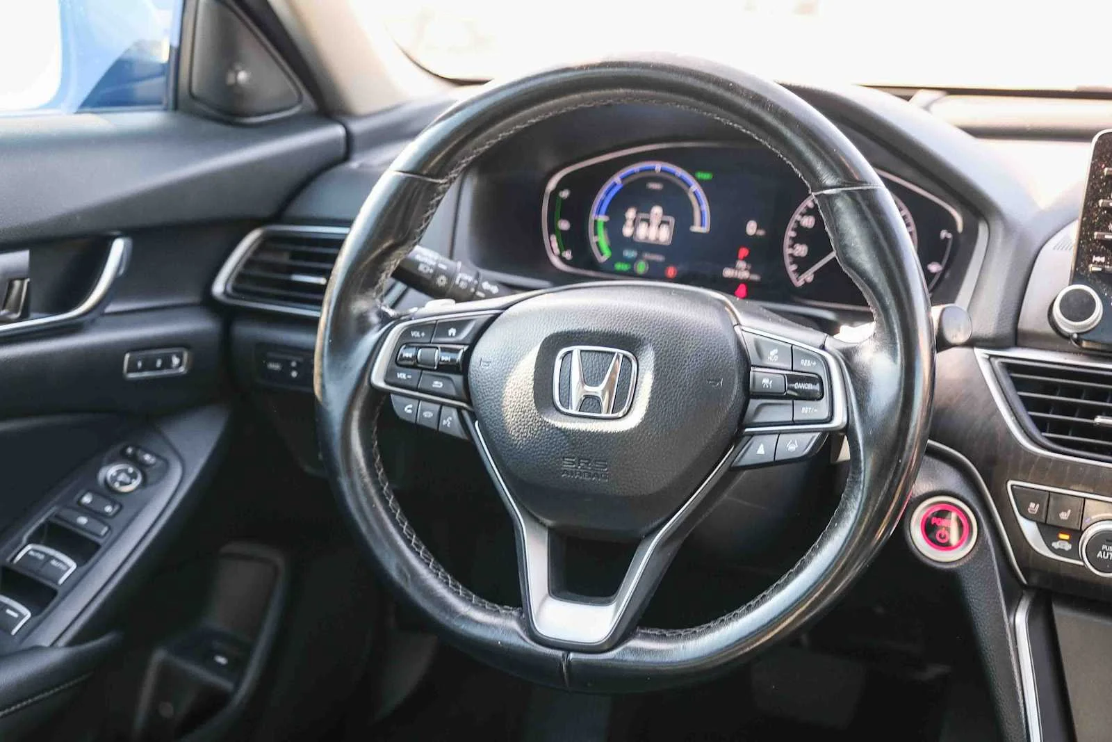 Used 2022 Modern Steel Metallic Honda Touring image 17