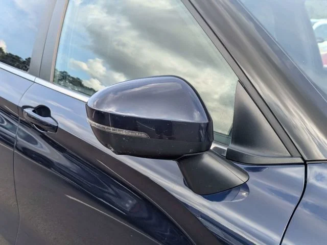 Used 2024  Mitsubishi SE Black Edition image 10