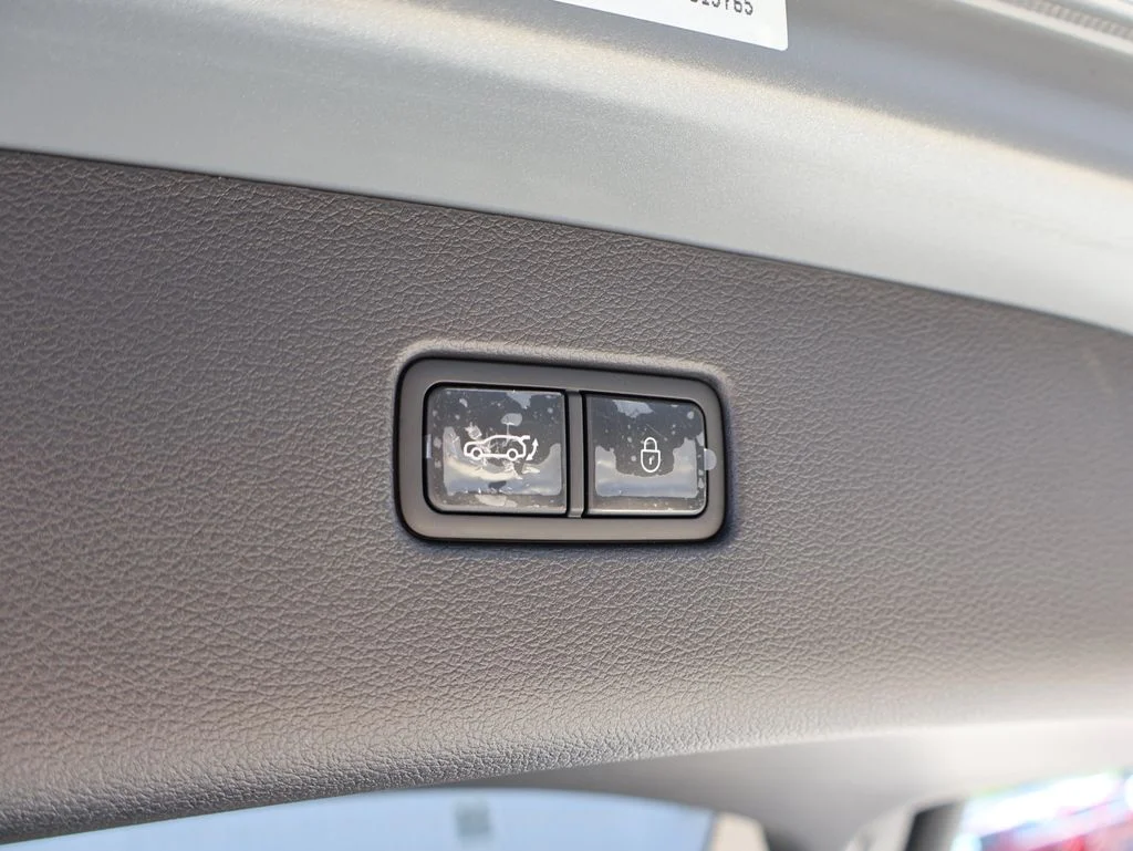Used 2026 Silver Genesis 2.5T image 15