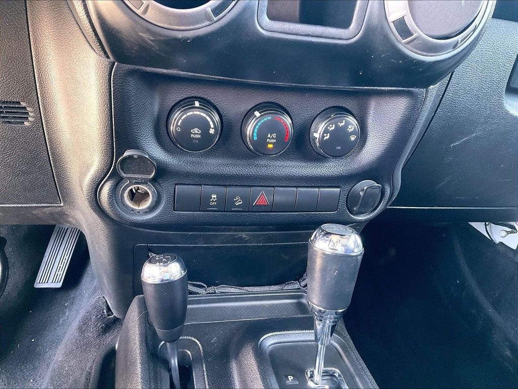 Used 2014 White Jeep Sport image 12