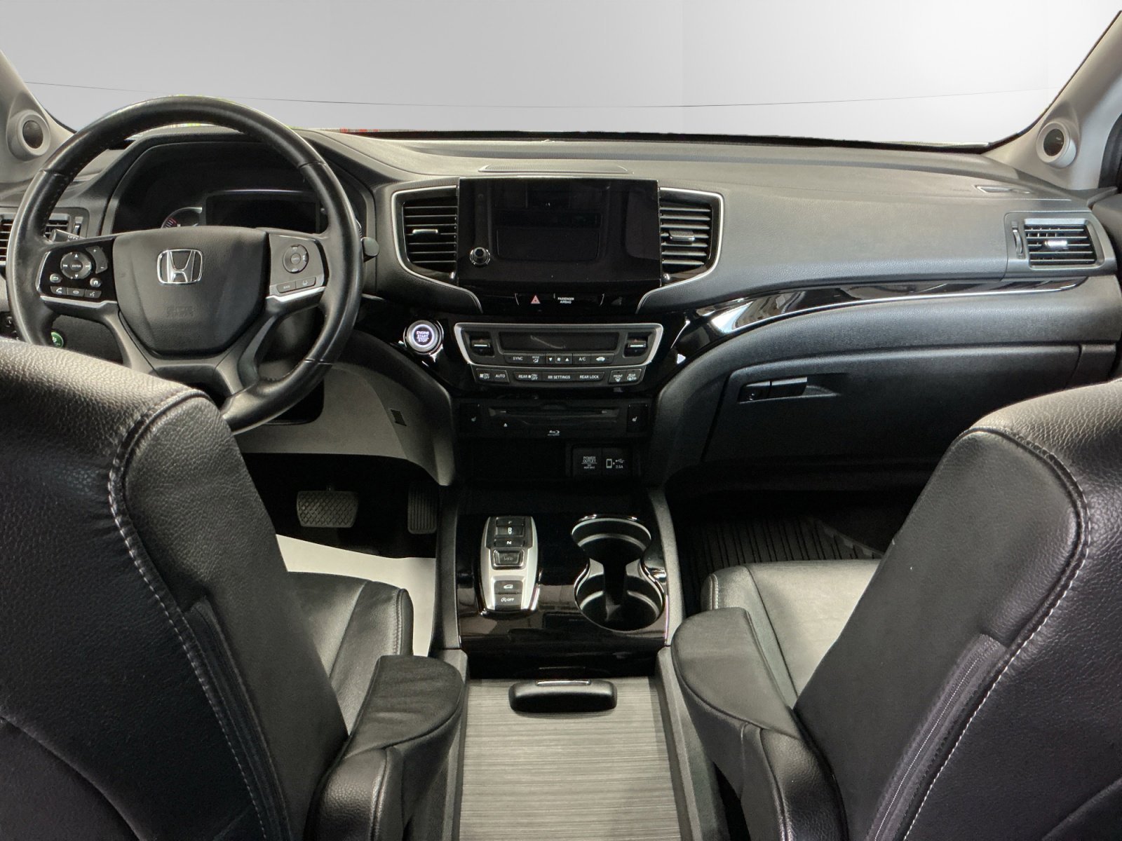 Used 2019 White Honda Touring 8-Passenger image 10