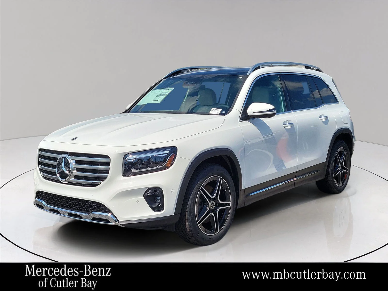 New 2026 Polar White Mercedes-Benz GLB 250 image 1