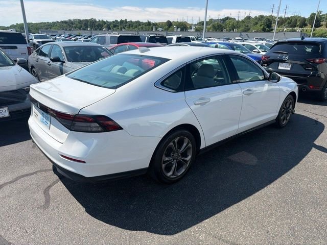 Used 2024 White Honda EX image 2