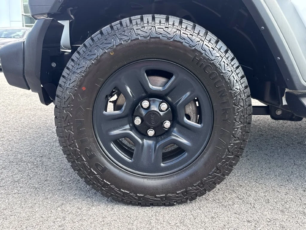 Used 2023 White Jeep Sport image 16