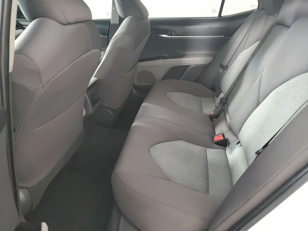 Used 2020 White Toyota LE image 13