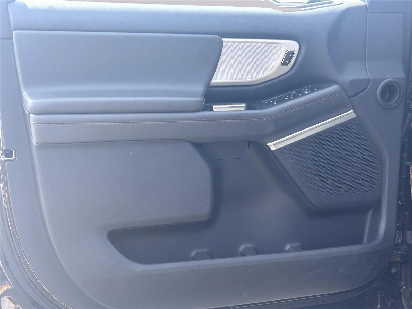 Used 2025 Agate Black Ford Active image 25
