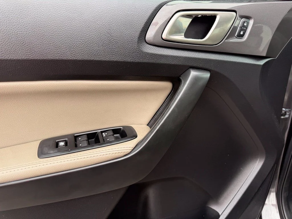 Used 2020 Gray Ford Lariat image 5