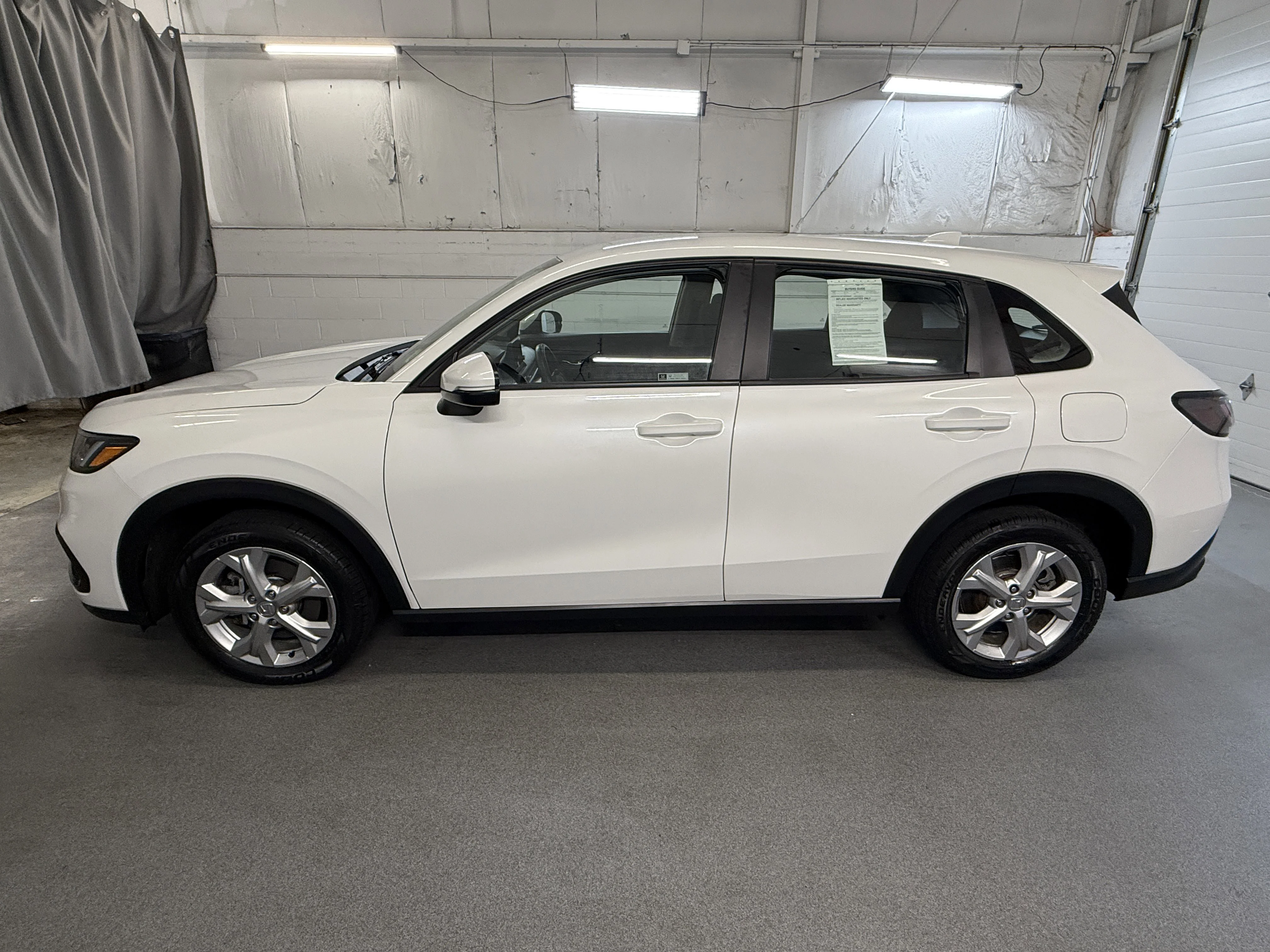 Certified Used 2023 Platinum White Pearl Honda LX image 5
