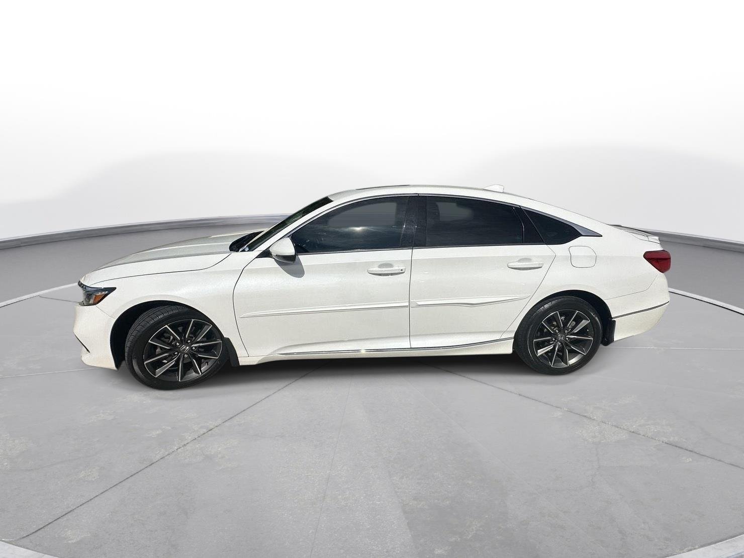 Used 2021 Platinum White Pearl Honda EX-L image 9