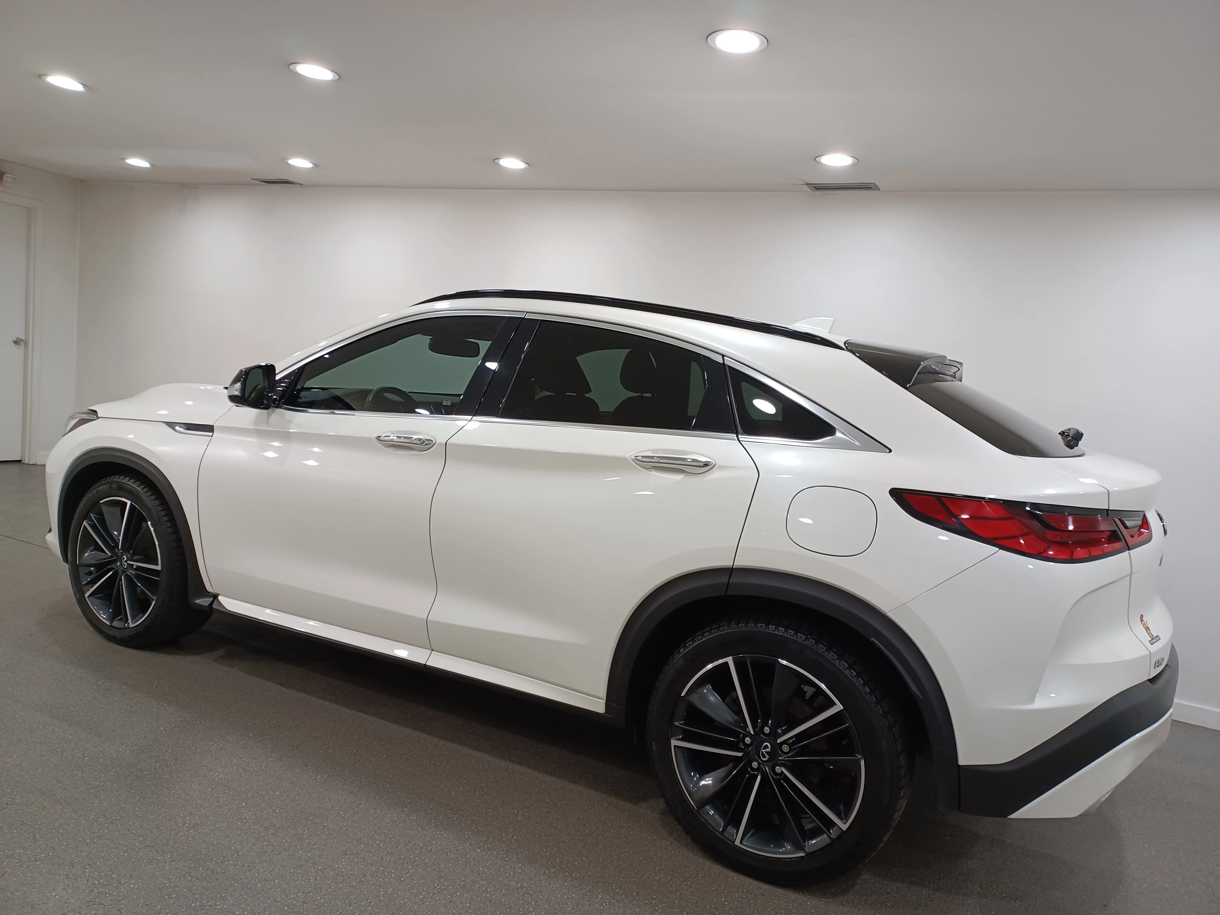 Certified Used 2022 Majestic White Pearl INFINITI Sensory AWD*Adapt Cruise | Remote Start | Nav | 360 Cam | Cooled Red Leather | Sunroof | Htd Wheel image 7