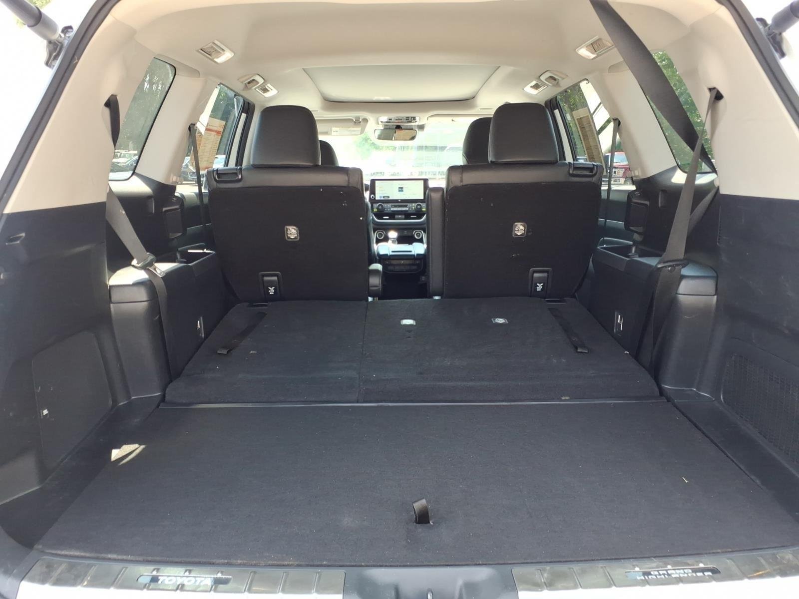 Used 2024 Wind Chill Pearl Toyota Limited image 19