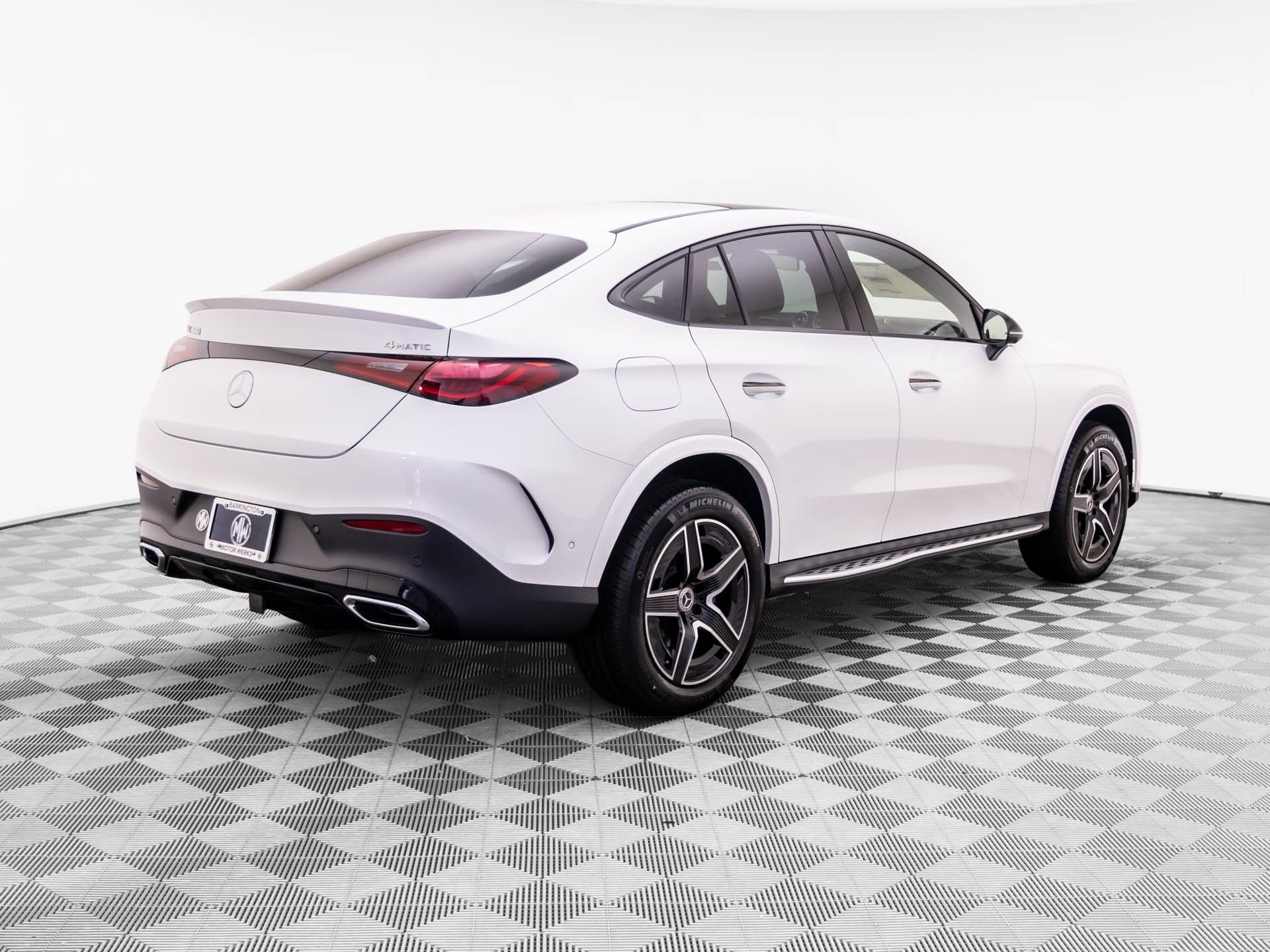 New 2027 MANUFAKTUR Moonlight White Metallic Mercedes-Benz GLC 300 Coupe image 5