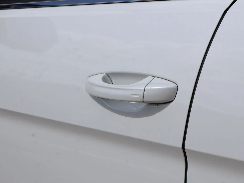 Used 2024 Opal White Pearl Effect Volkswagen 2.0T SEL Premium R-Line image 22