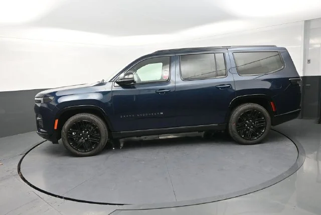New 2026 Fathom Blue Pearl-Coat Exterior Paint Jeep Limited Reserve image 5