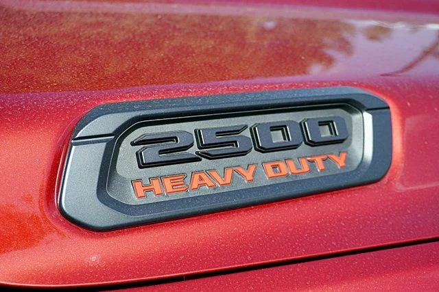 New 2026 Molten Red Pearl-Coat Exterior Paint RAM Big Horn image 12