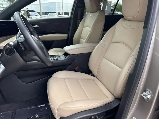 2024 Cadillac XT4 Luxury - Photo 11