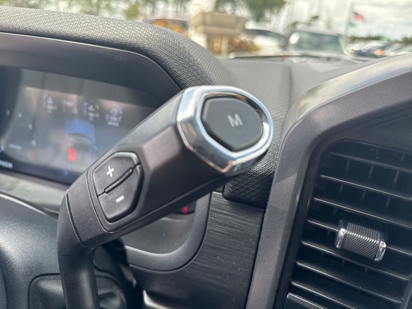 Used 2025 Silver Ford XLT image 19