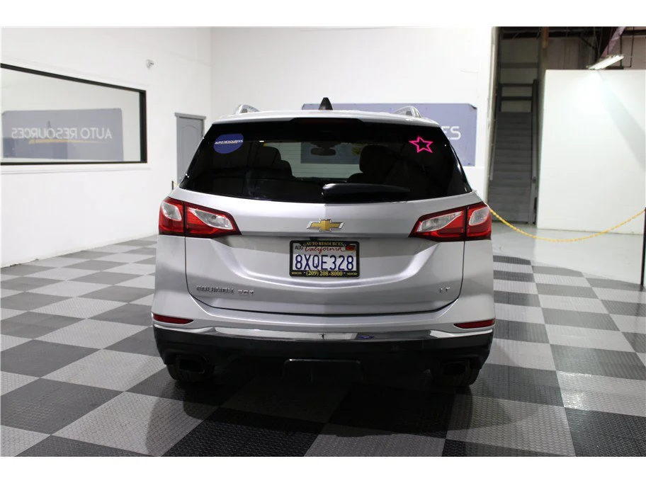 Used 2018 Silver Ice Metallic Chevrolet LT image 5