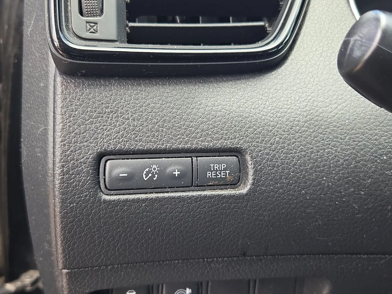 Used 2017 Magnetic Black Nissan SV image 9