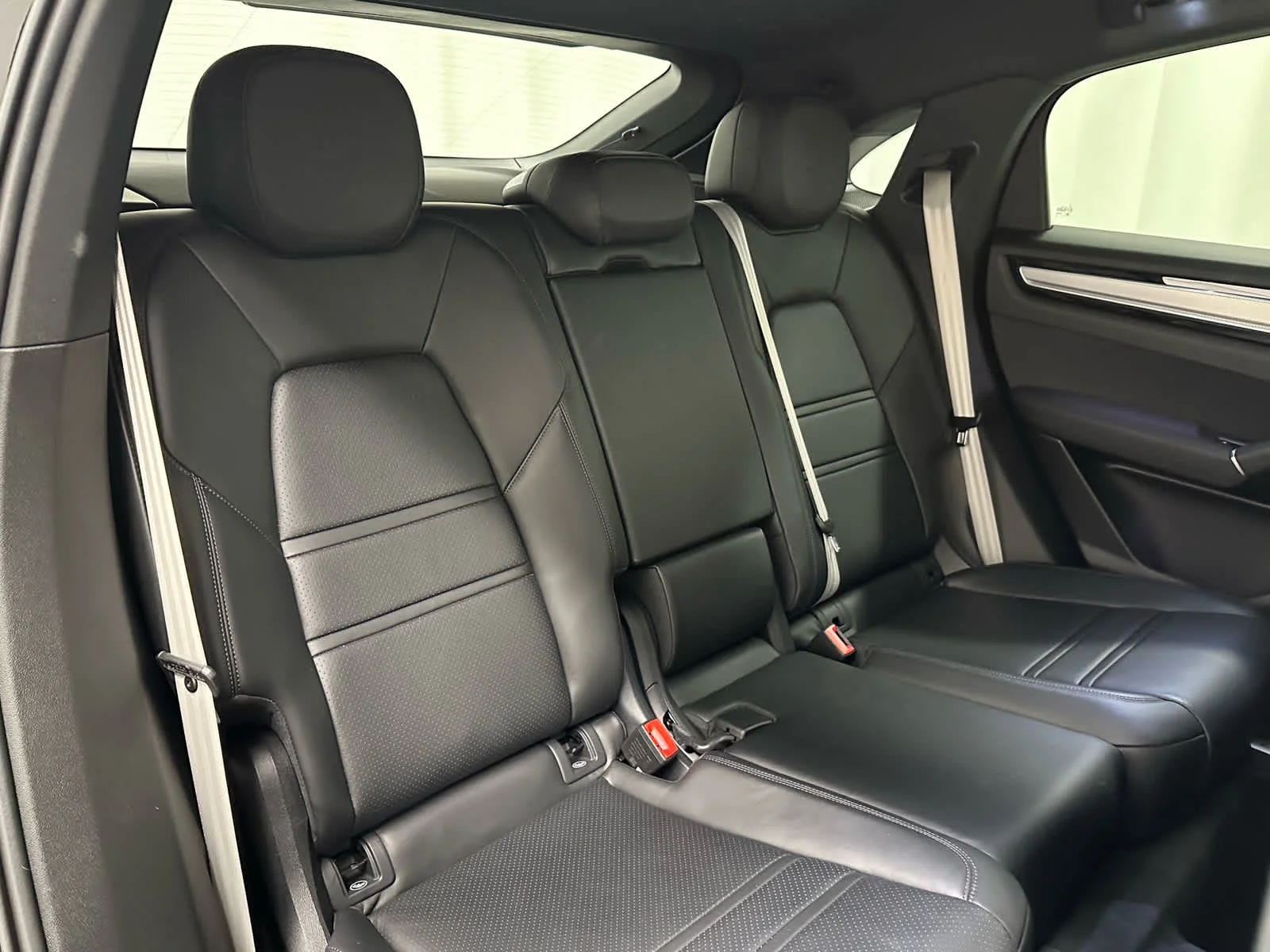 Used 2022 Black Porsche S Platinum Edition image 22