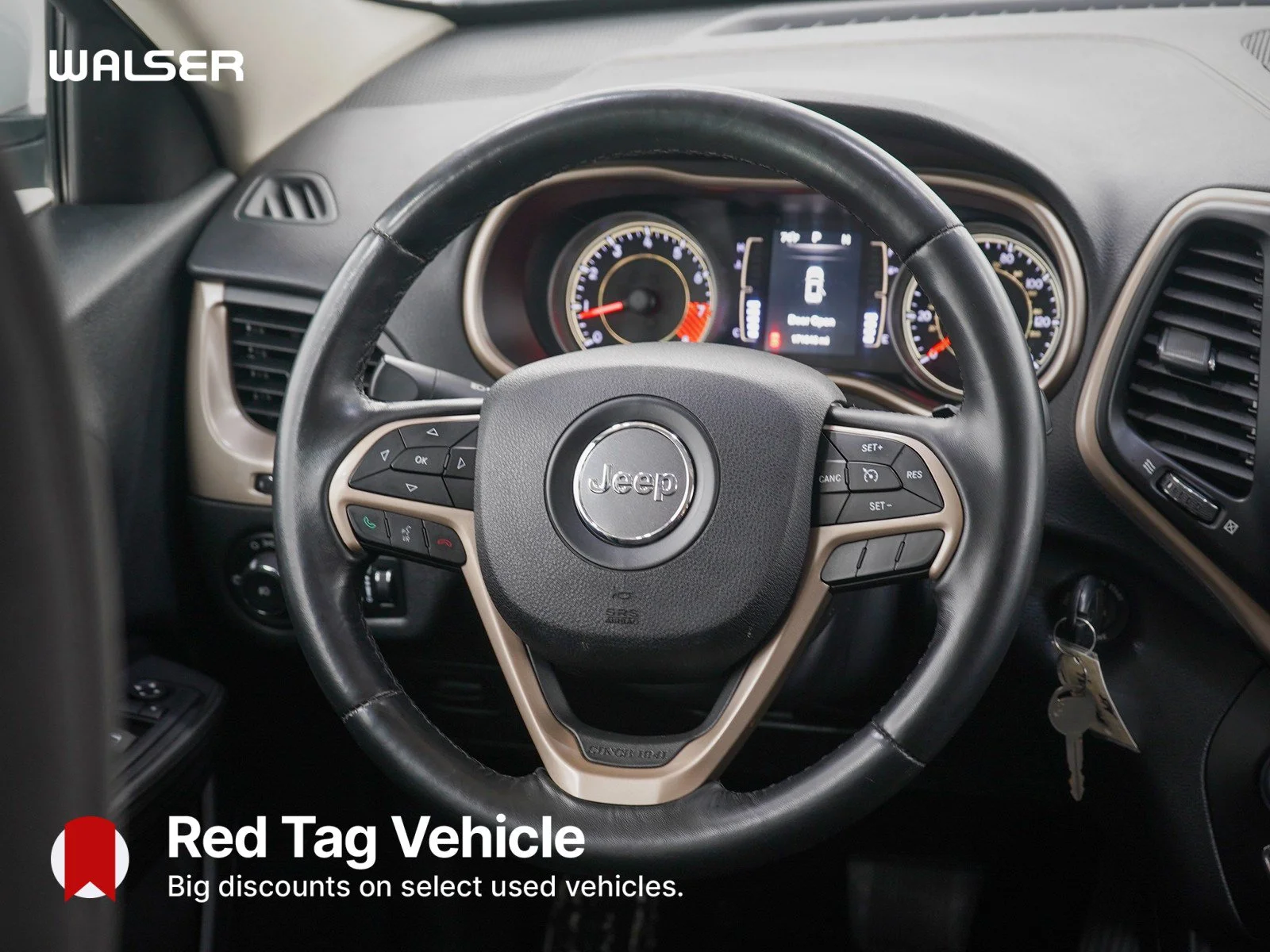 Used 2015 Bright White Clearcoat Jeep Latitude image 15