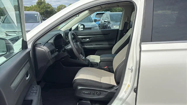 Used 2023 White Honda EX image 10