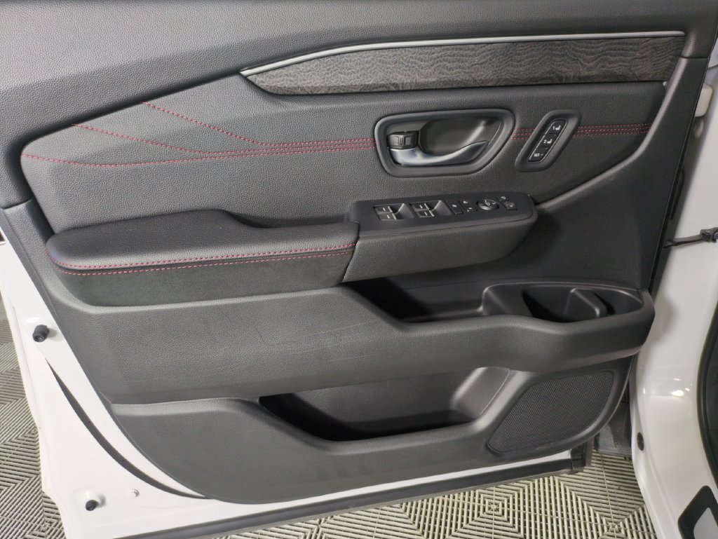 2026 Honda Pilot Black Edition - Photo 15