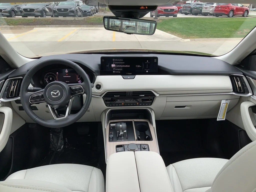 2026 Mazda CX-90 Premium Plus Package - Photo 8