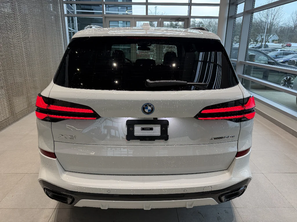 New 2026 Alpine White BMW xDrive50e image 5
