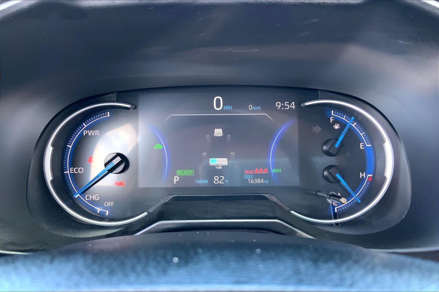 Used 2024 Ice Cap Toyota Hybrid XLE image 25