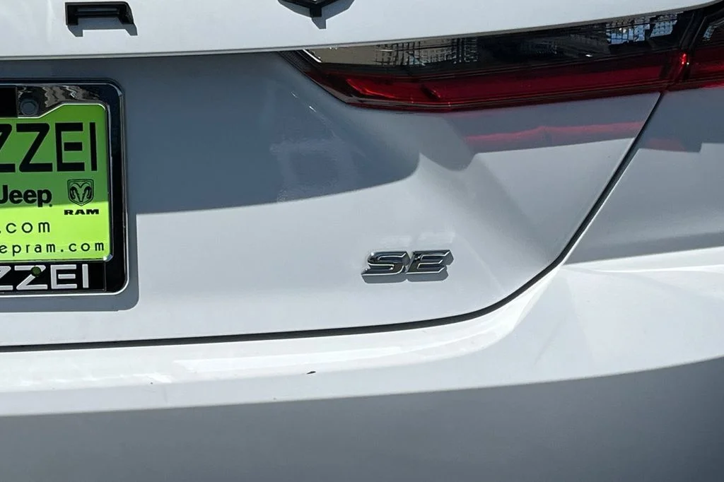 Used 2025 White Toyota  image 11