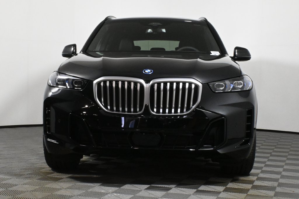 Used 2026 Black BMW xDrive50e image 10