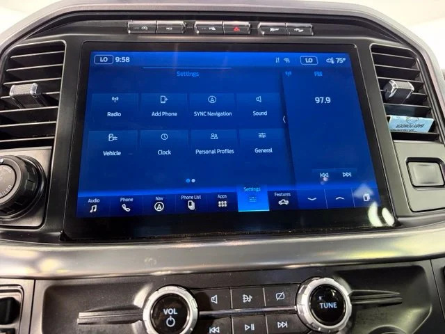 Used 2023 Silver Ford Lariat image 31