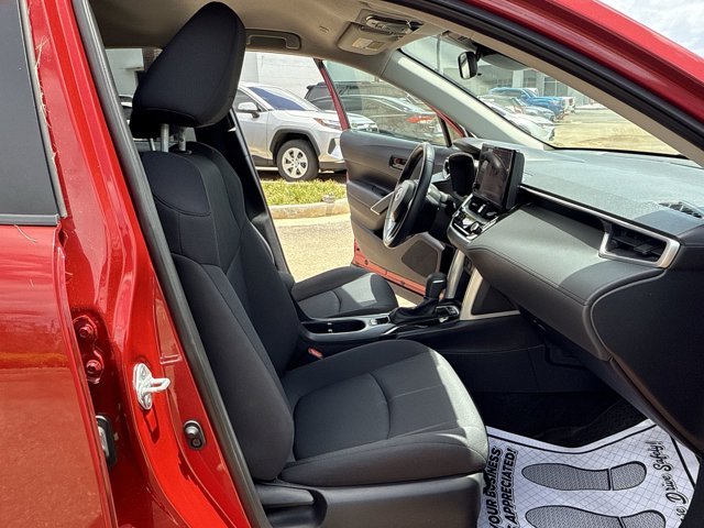 Used 2024  Toyota LE image 19