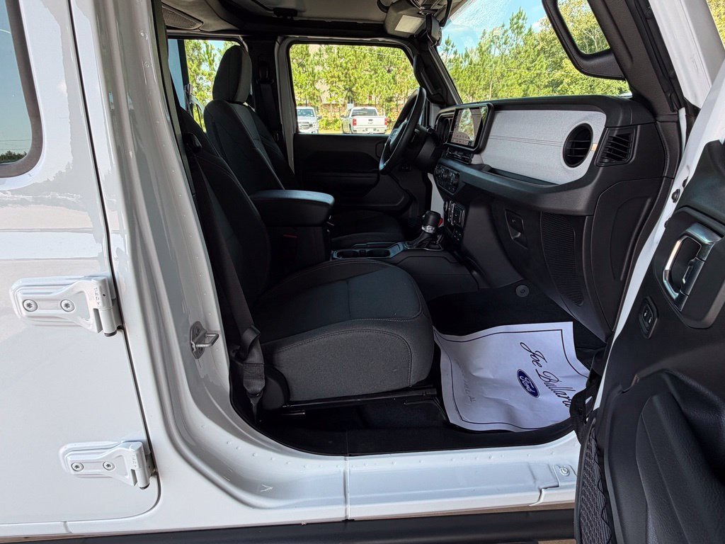 Used 2025 White Jeep Sport image 9
