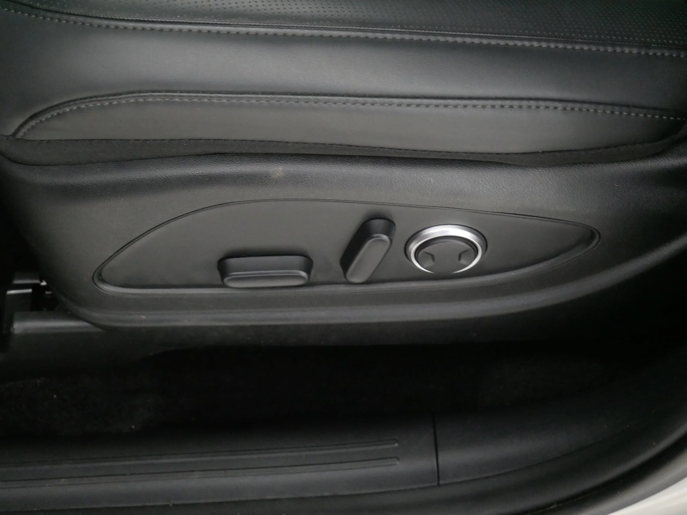 Used 2026 Typhoon Silver Metallic Hyundai SEL Convenience image 20