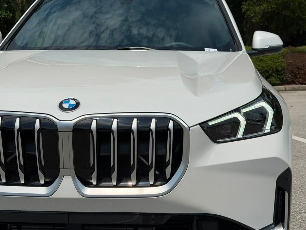 New 2026 White BMW xDrive28i image 8