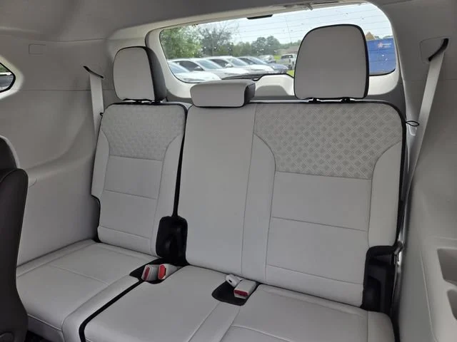 2026 GMC Acadia Denali - Photo 35