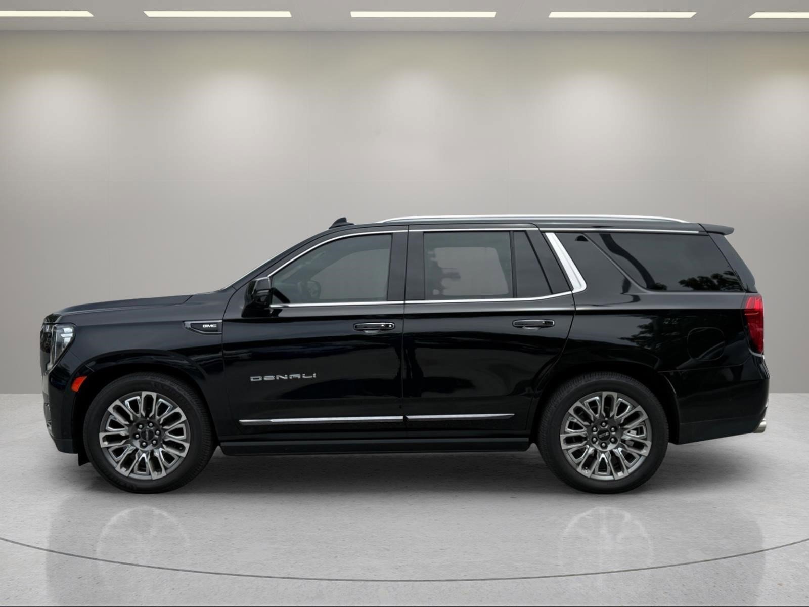 Used 2023 Onyx Black GMC Denali Ultimate image 8