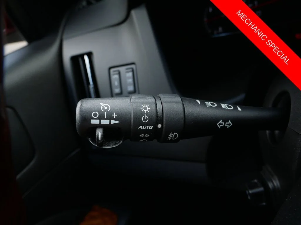 Used 2009 Red Cadillac V8 image 27