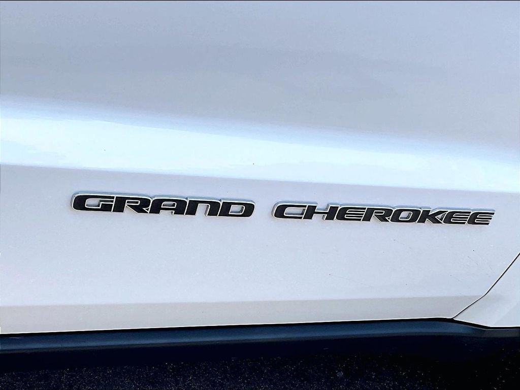 Used 2020 White Jeep Limited image 29