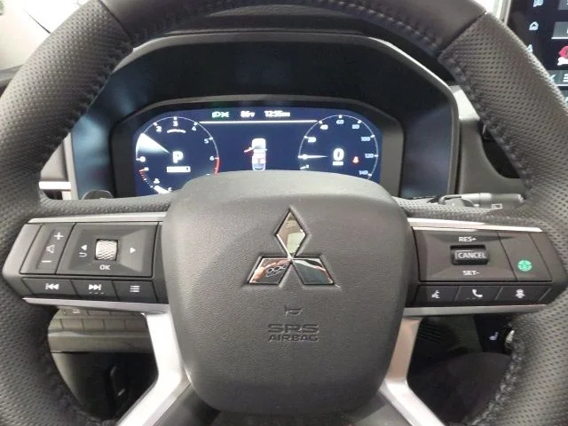 2026 Mitsubishi Outlander SE - Photo 12