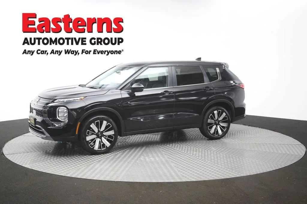 Used 2025 Black Mitsubishi SE image 58